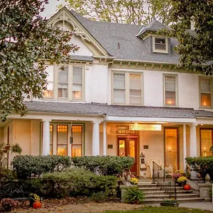 Magnolia House Bed & Breakfast Hampton